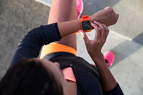 Fitness náramky a hodinky – prečo by ste ich mali mať aj vy?